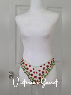 Victoria's Secret Dream Angels Strawberry Fields Panty